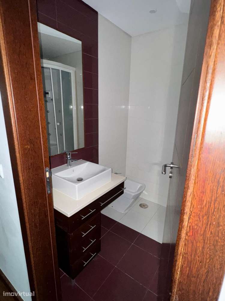 Imóvel de banco :T4 com varanda, garagem em Torres Vedras-18