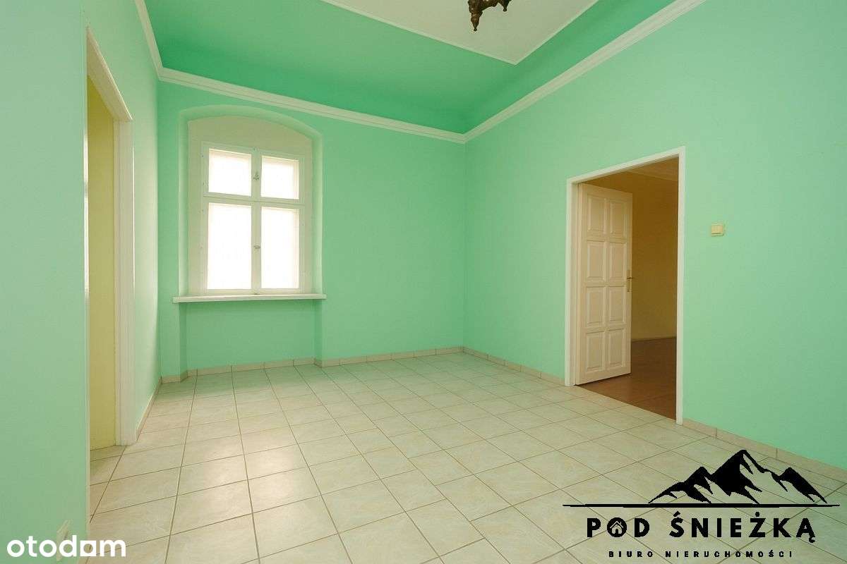 Zabytkowy obiekt handlowo-gastronomiczny- Centrum-9