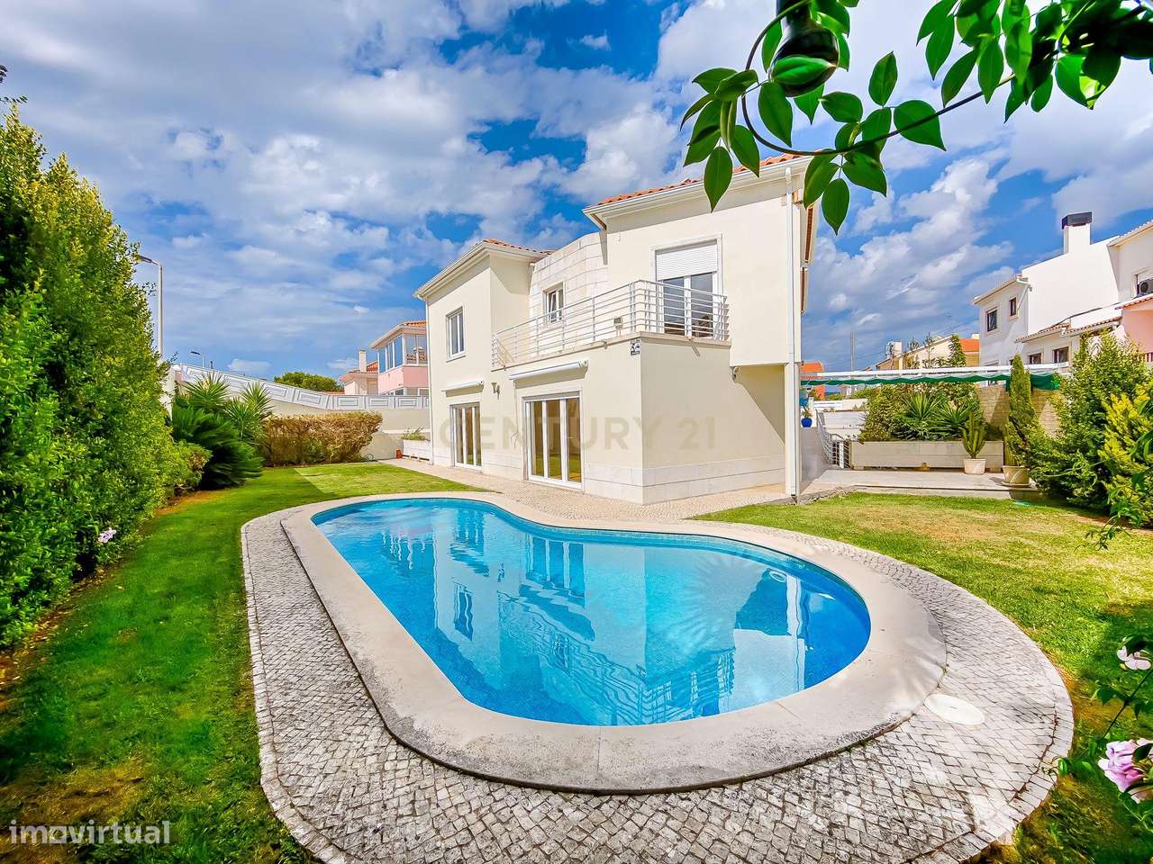 Moradia T5+1 com Piscina Privada a 8 Minutos a Pé do King's College |-47