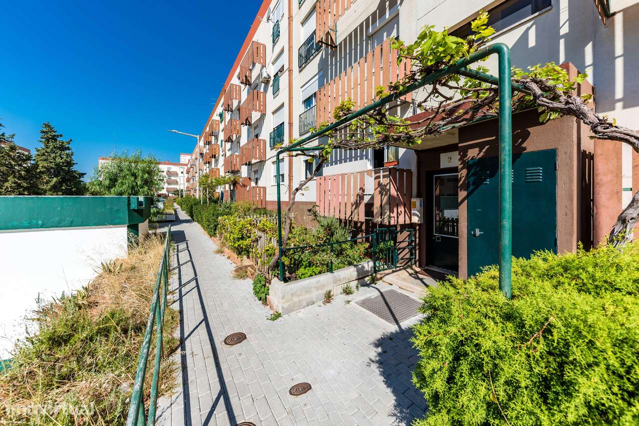 Apartamento T2 pronto a habitar Vialonga-17