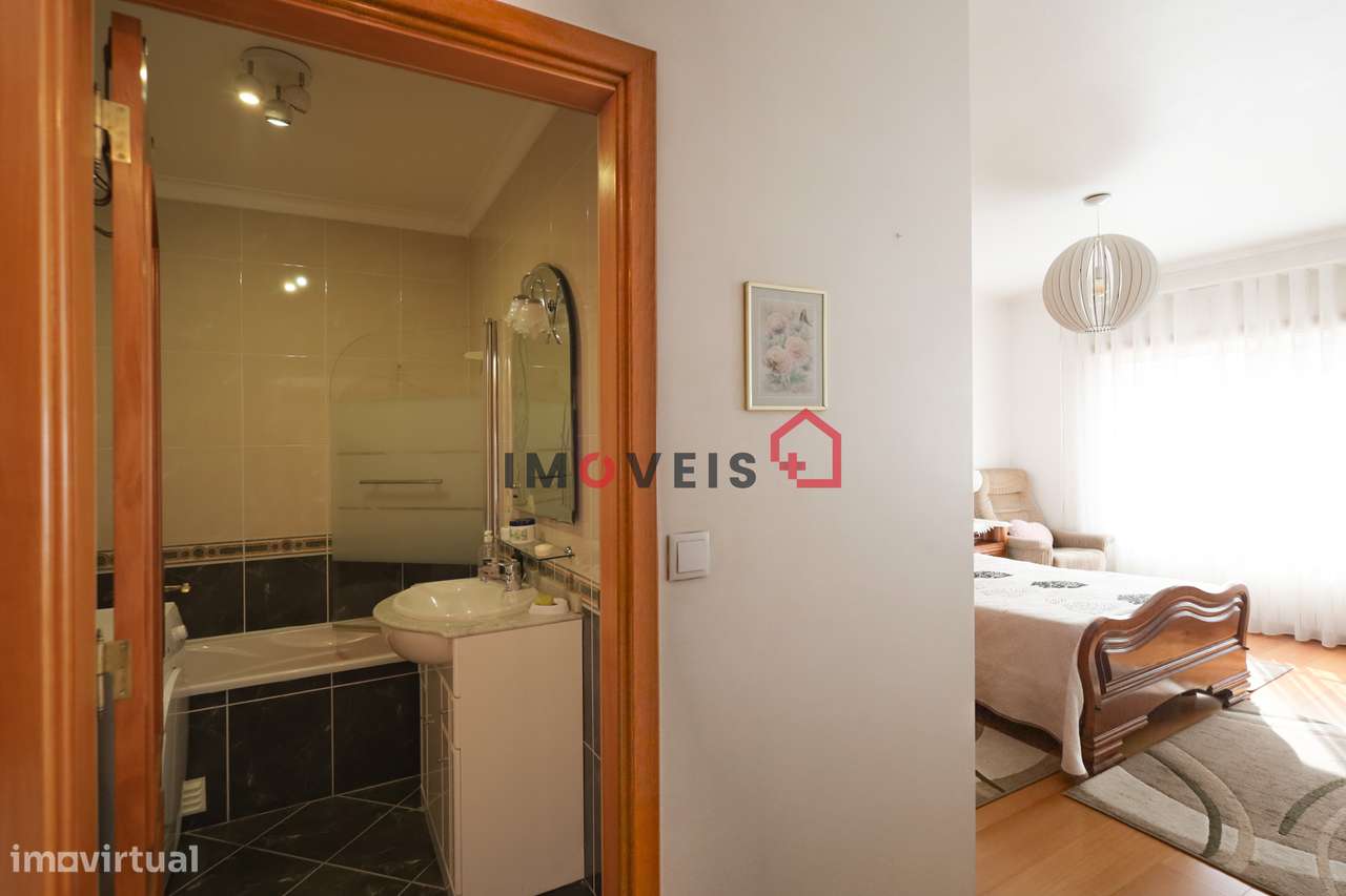 Apartamento T3 com Suíte, Garagem Fechada e Lugar de Garagem – Mari...-8