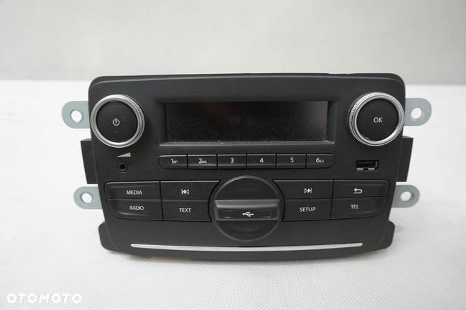 RADIO FABRYCZNE USB DACIA DUSTER II  281156181R - 1