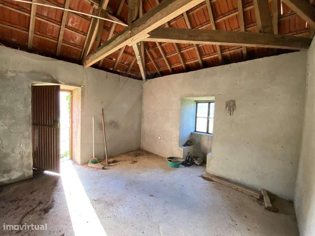 Casa para restauro em Bico-8