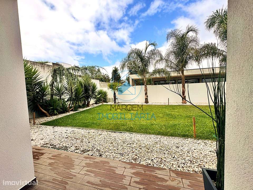 Moradia térrea individual – Painéis; AC; Lareira, Garagem-20