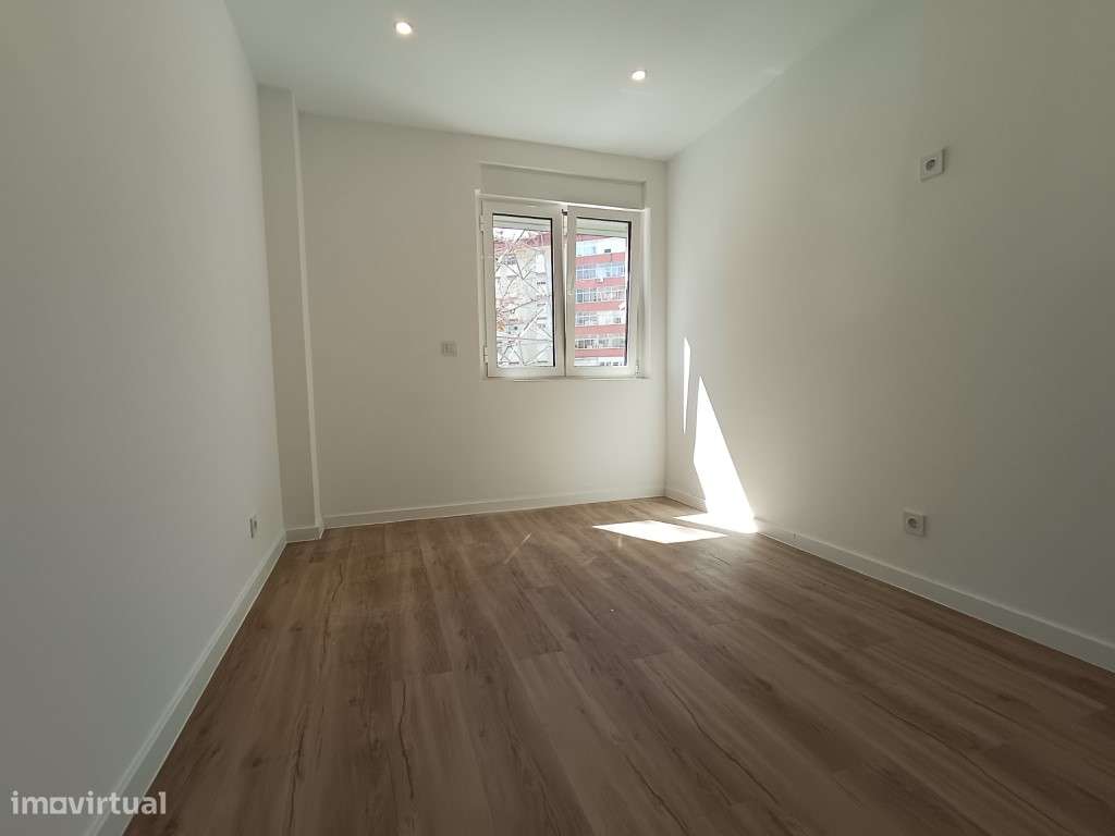 Apartamento T2 Renovado em Odivelas - Grande imagem: 5/34