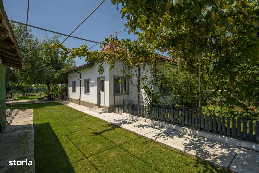 RACARI - DAMBOVITA, CASA PE PARTER 85 MP, LOT 2200 MP!-0