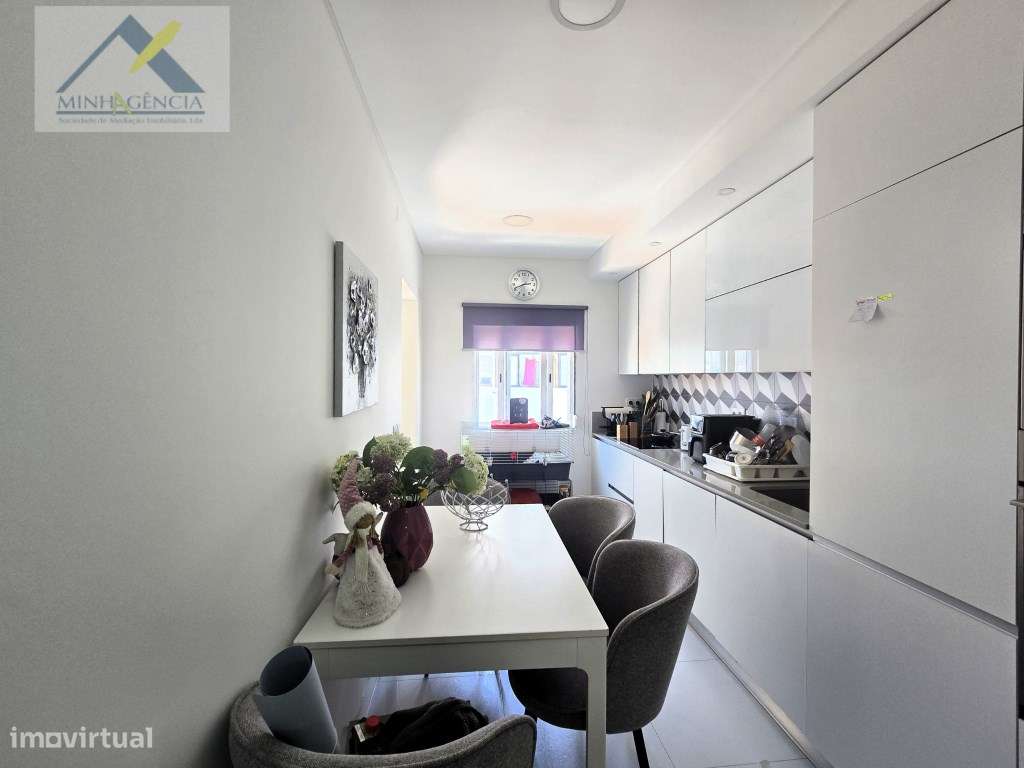 Apartamento T2 Duplex remodelado no Lavradio-7