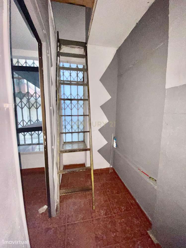 Loja para venda na Reboleira-11