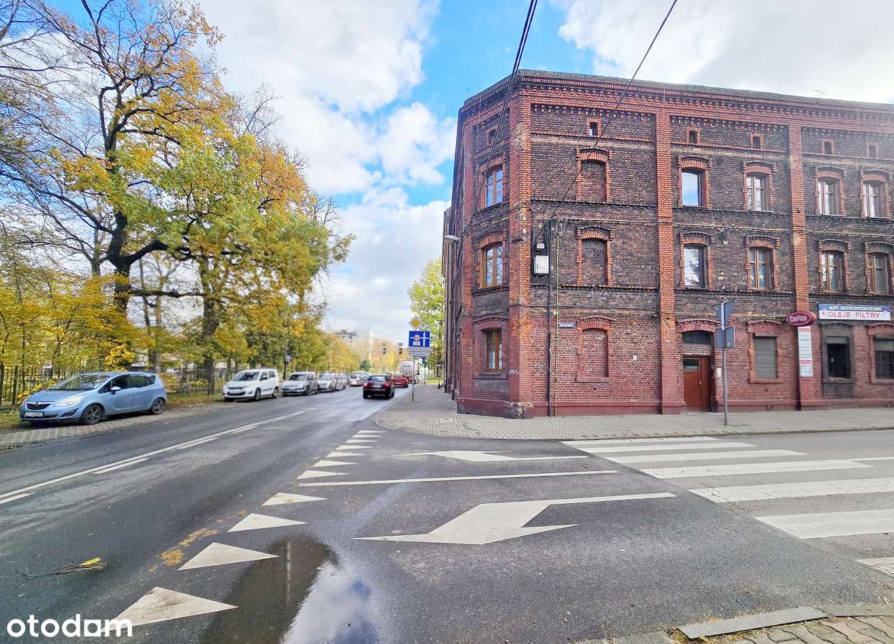 Zadbana kamienica, róg Barbary i Parkowej, lokale mieszkalne-1