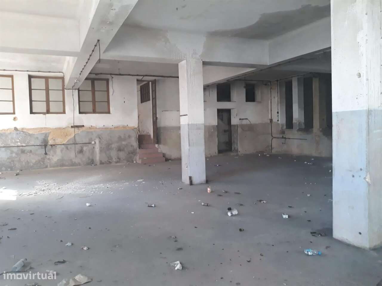 Prédio no Centro de São João da Madeira - Grande imagem: 4/24