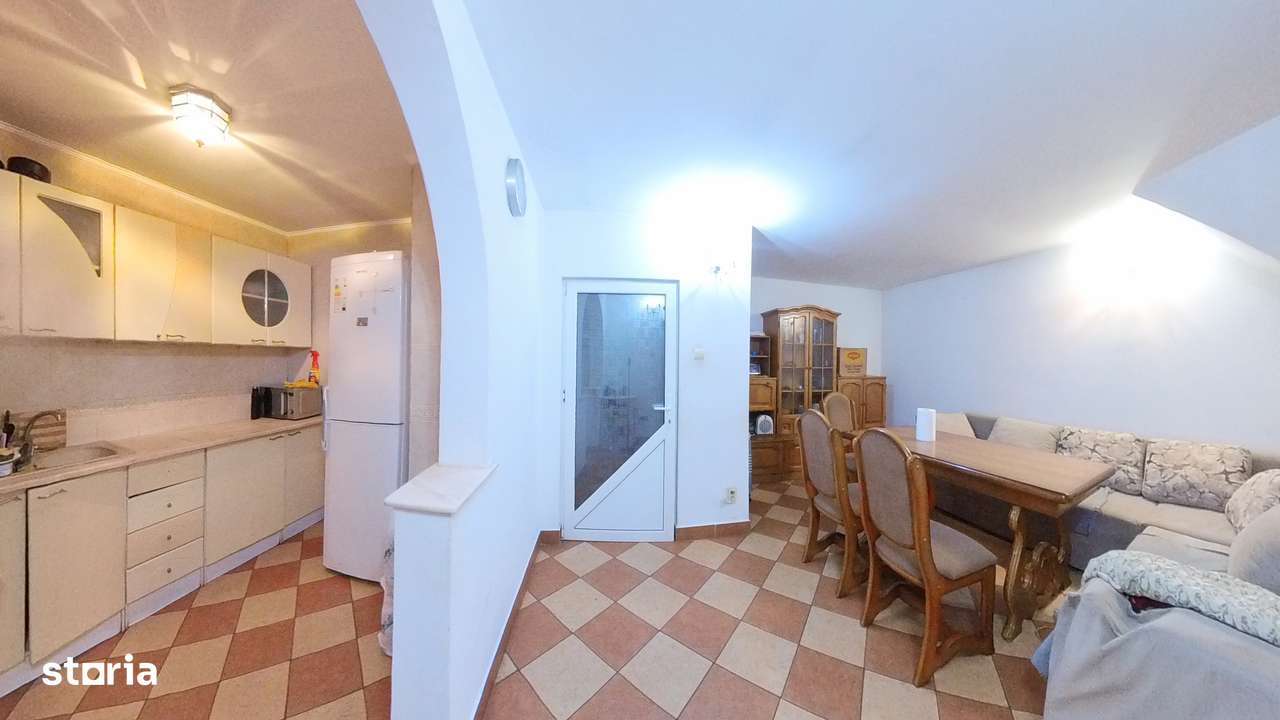 Casă spațioasă cu 6 camere si 2 garaje de 194 mp, în Tractorul, Brașov-7