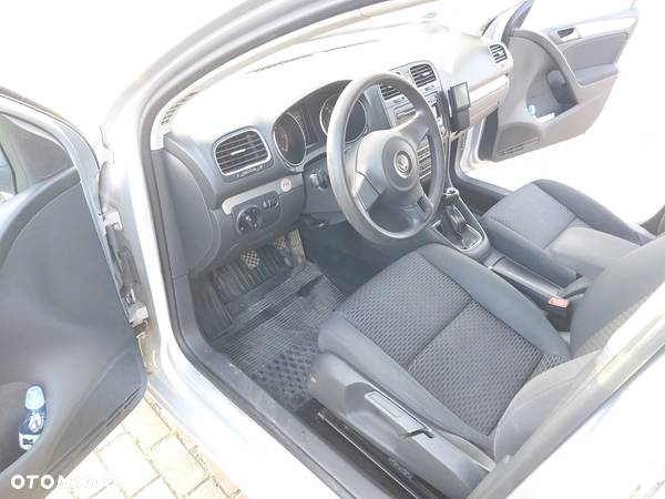 Volkswagen Golf VI 2.0 TDI Comfortline - 9