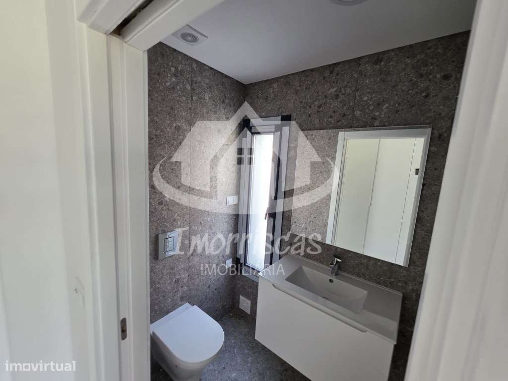 Moradia T3+1 na Portela de Azóia, em Santa Iria de Azóia-27