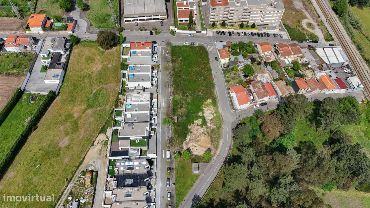 Lotes Moradias 2 e 3 Frentes, em Águas Santas, Prontos a Construir-18