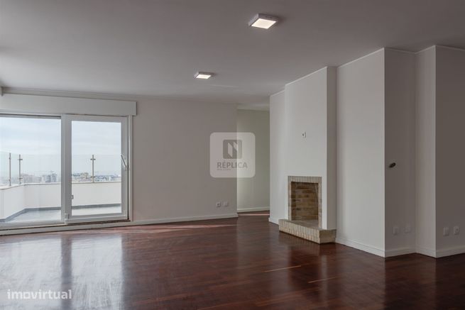 Apartamento T4 com Varanda de 31m2 e vista mar em Matosinhos-2