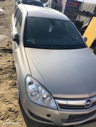 Dezmembrez Opel Astra H motor1,7 - 6