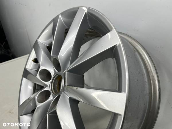 Felga Skoda Scala Kamiq 6jx16 H2 ET38 5x100 pojedyncza sztuka 16 cali 657601025 Ronal 4360 - 6