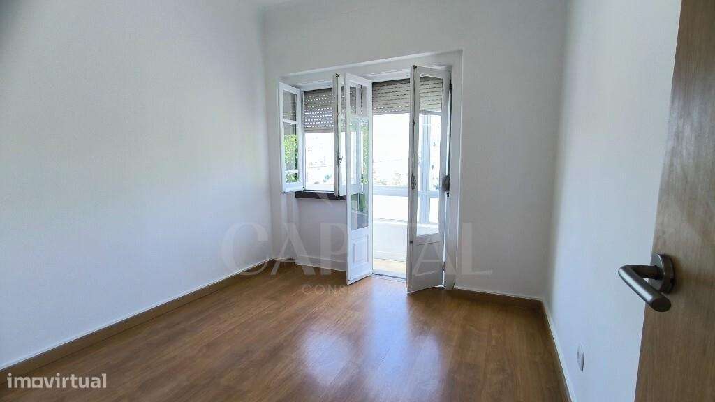 Apartamento T4 nas Mercês-32