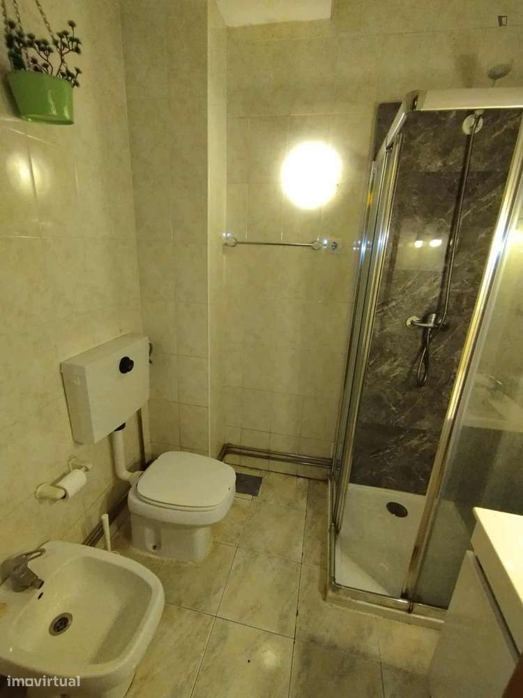Apartamento com 2 quartos - localizado em Ramalde Porto - Grande imagem: 5/10