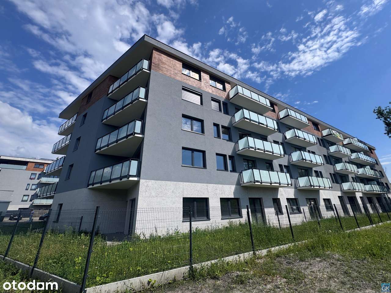 Apartament z ogródkiem-0