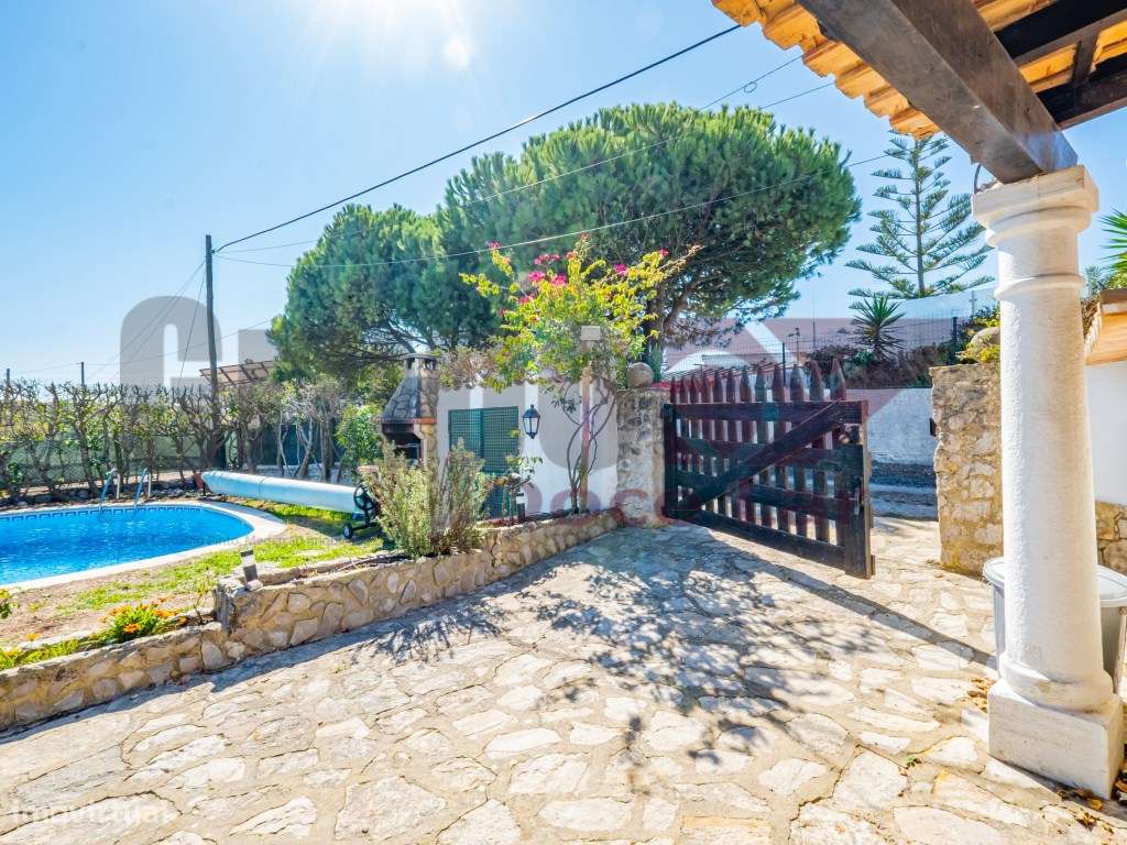 Moradia Isolada T3 com Piscina em Sesimbra-8