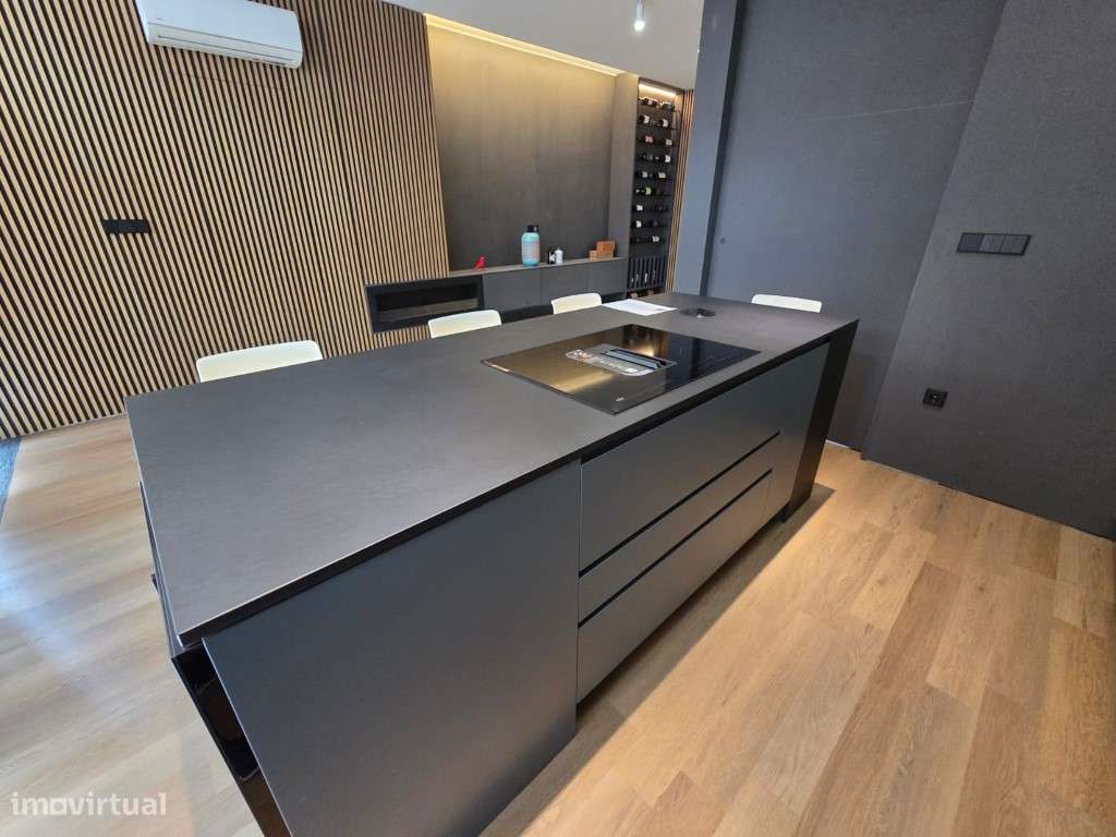 Apartamento Elegante e Contemporâneo no Centro de Algés-27