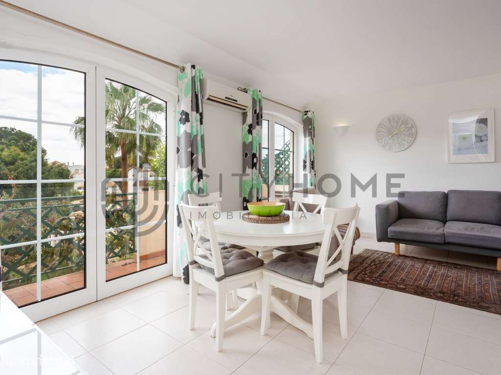 Apartamento T2 com terraço e piscina - Grande imagem: 2/32