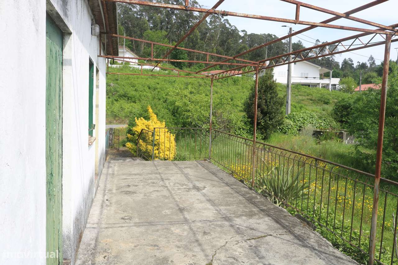 Moradia isolada com jardim e terraço em Amares-5