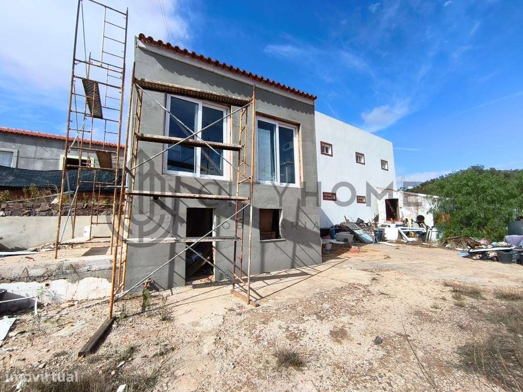 Duas Moradias T1 e T2 de campo em recuperação-19