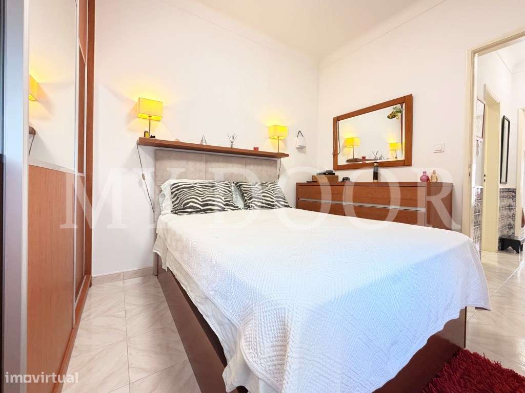 Apartamento T1 em Moscavide - 1º andar c/ Pequeno Espaço Exterior-21