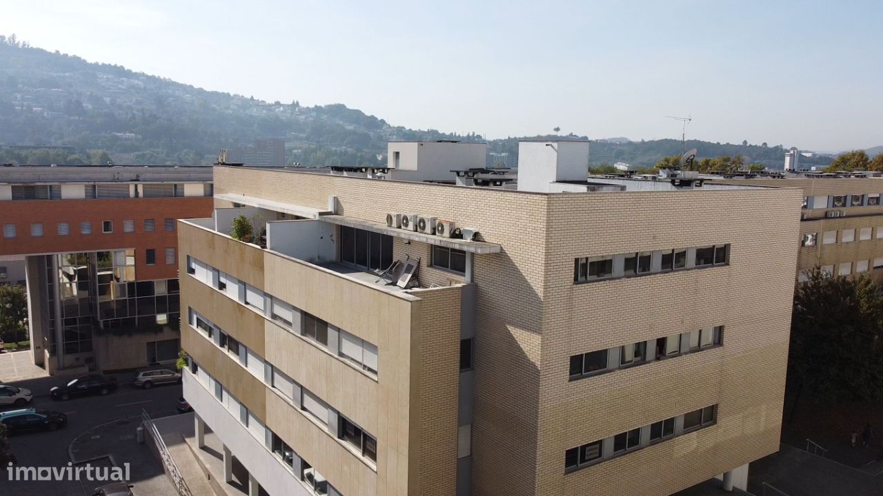 Fabulosa Penthouse T4 com terraço na Costa, em Guimarães