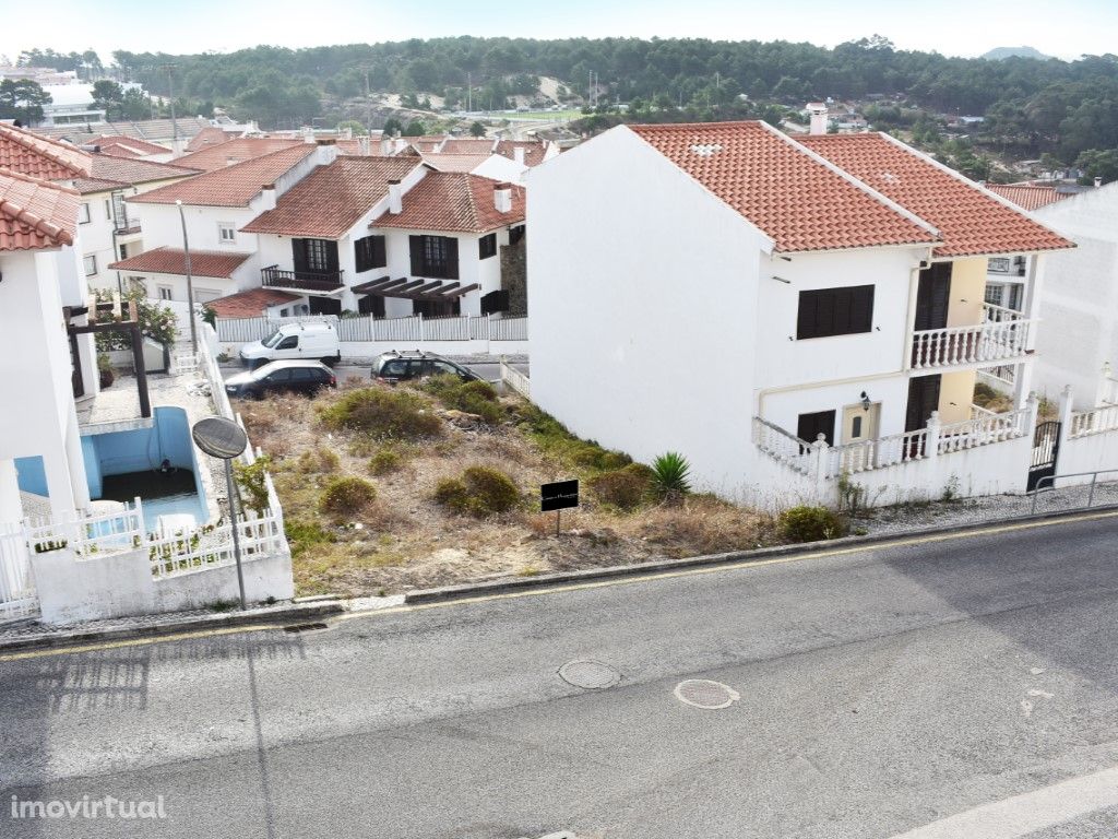 Lote de terreno para construção de moradia em Nazaré.