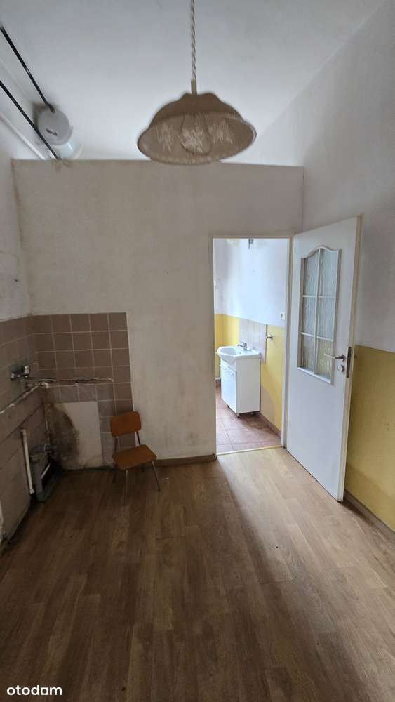 Przestronne 2-pokojowe + kuchnia mieszkanie w dobrej lokalizacji - Pełny obrazek: 4/7