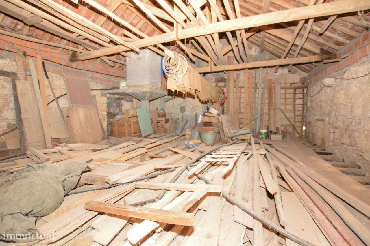 Moradia T7 com Garagem e Armazém - Alcorochel - Torres Novas-37