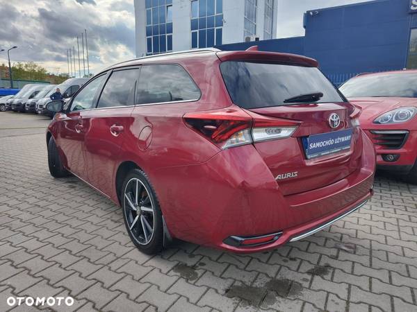 Toyota Auris 1.6 D-4D Prestige - 4