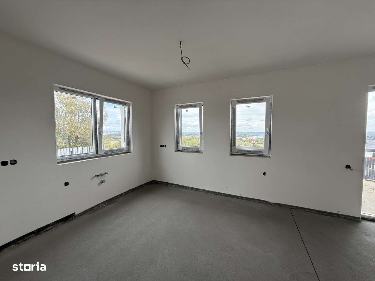 CASA NOUA, PE COLT- cu PIVNITA, POD, 3 Dormitoare- C. Cisnadiei - Imagine principală: 4/10