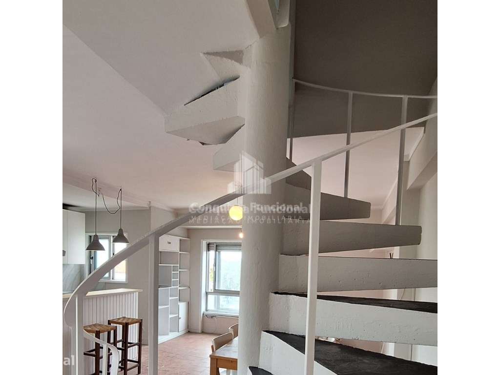 Oportunidade de negócio em Ramalde Duplex T1+1 .-10