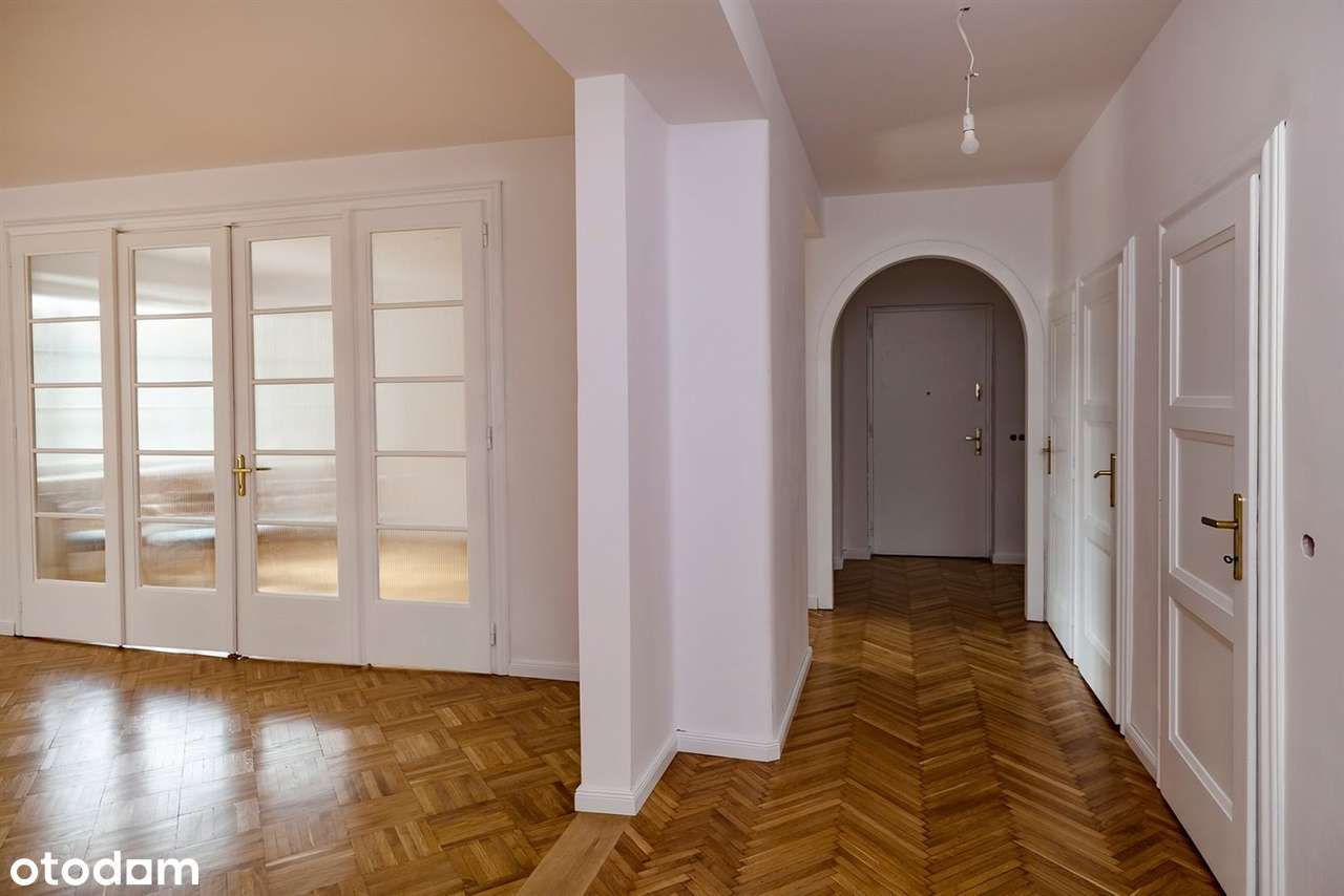 Magia światła w eleganckim mieszkaniu-9