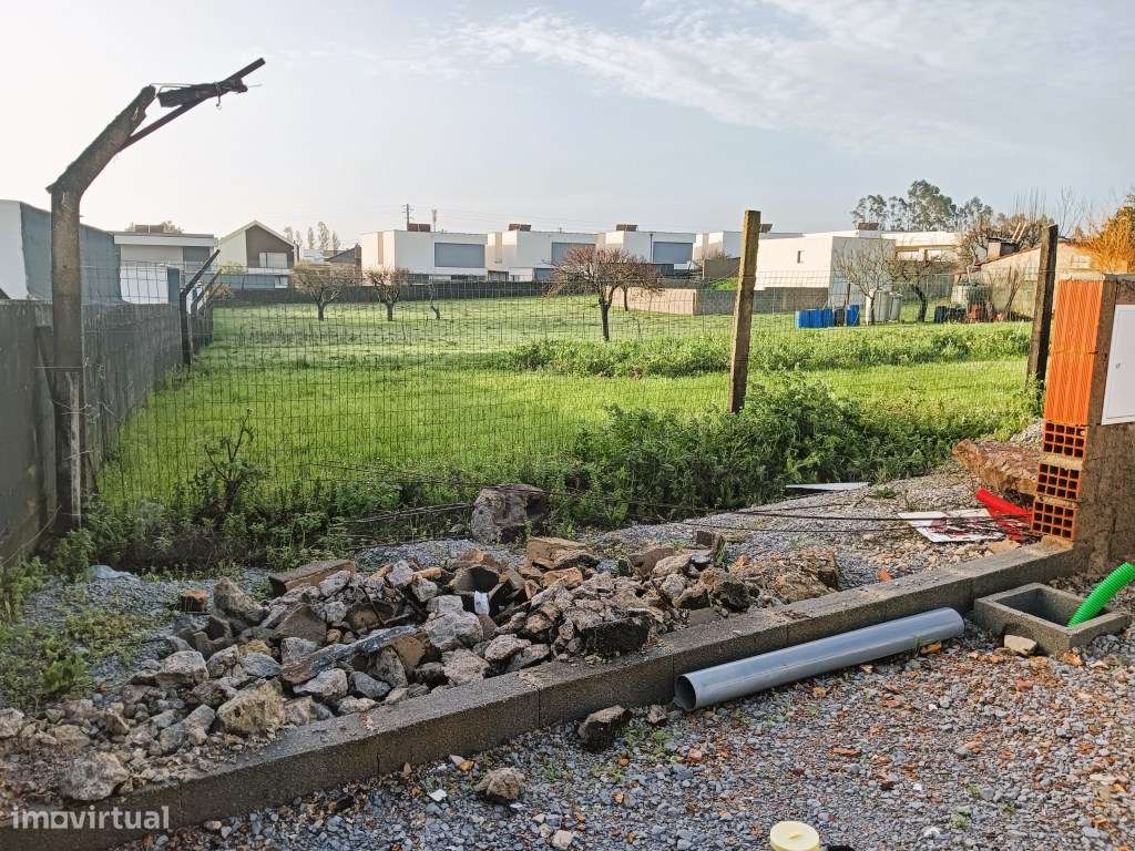 Lote de terreno em Albergaria-a-Velha - Grande imagem: 2/13