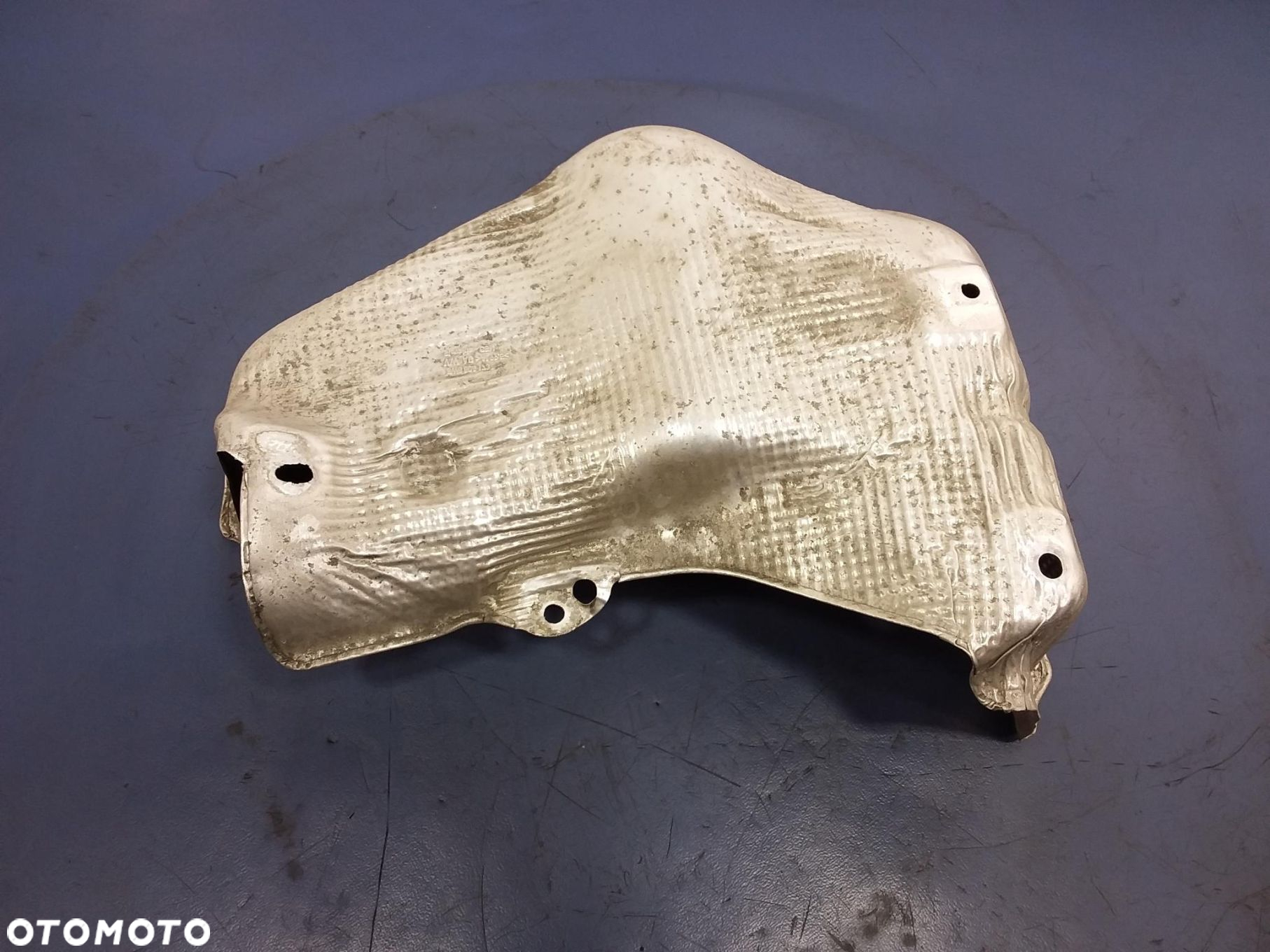 AUDI A4 B9 OSŁONA TERMICZNA 8W0804173 - 2