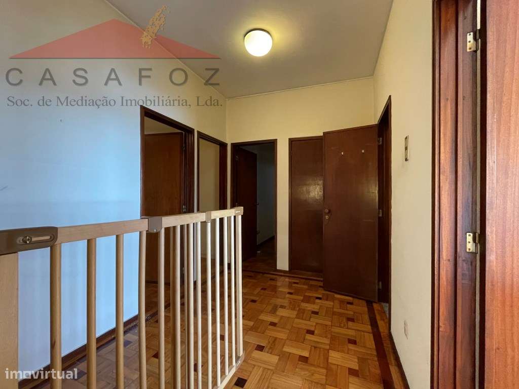 Venda Moradia T6 no Bairro dos Músicos-13