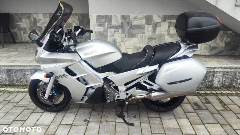 Yamaha FJR - 10