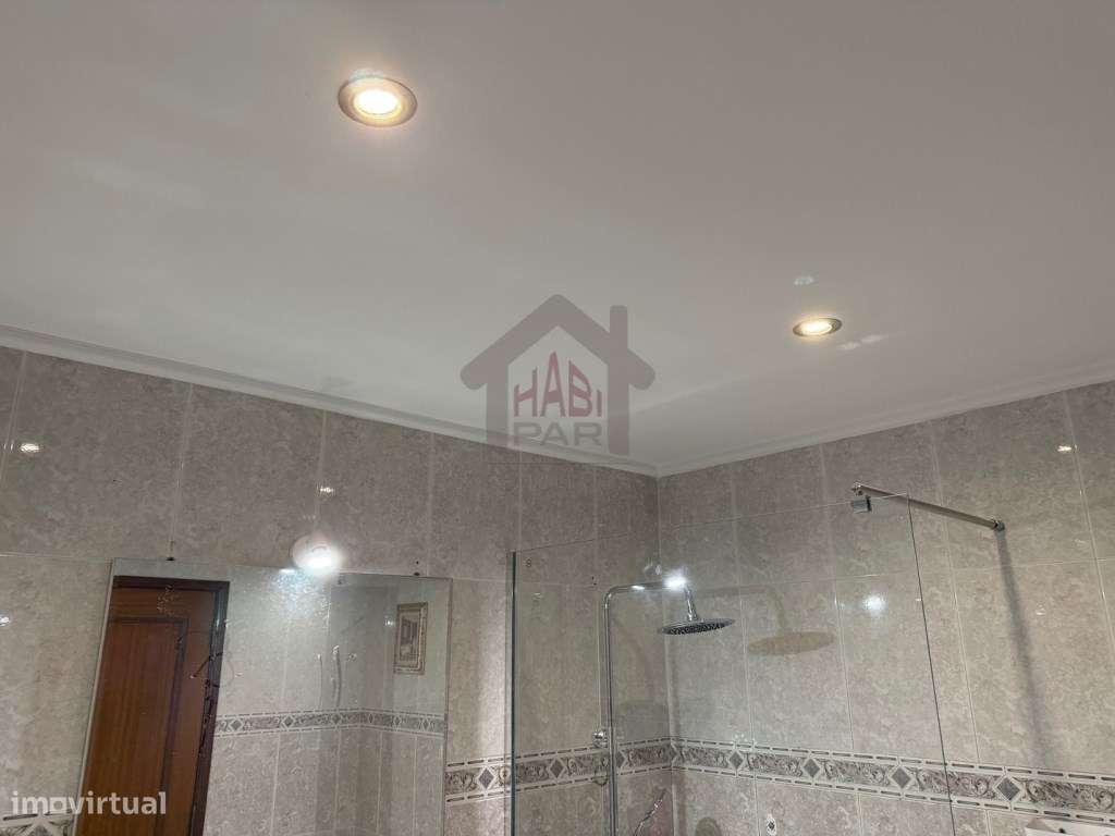 Excelente T2+1 Na Urbanização do Brejo-16