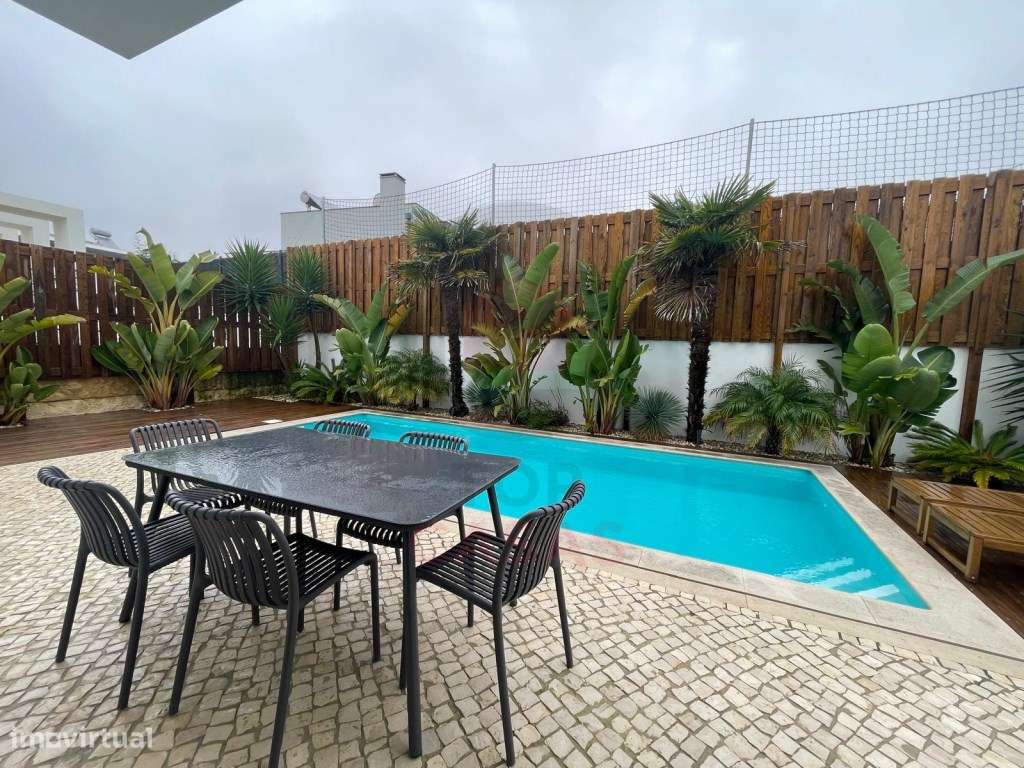 Moradia de arquitectura moderna com piscina privada-36