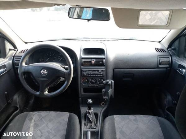 Dezmembrez Opel Astra G - 5