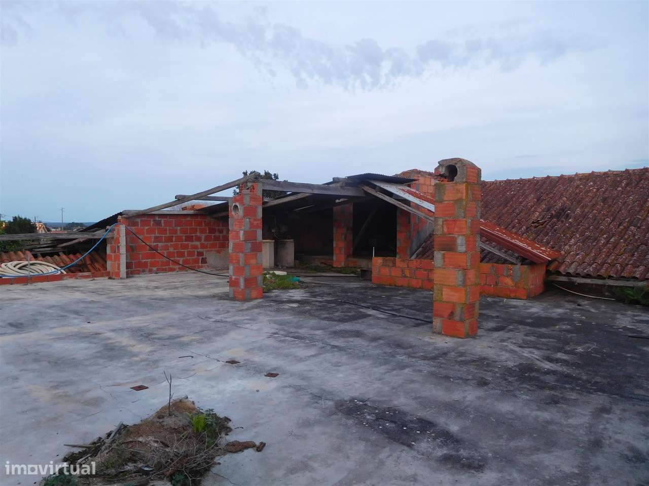Quinta com Moradia T5 / Restaurar / Carvide / Leiria-13