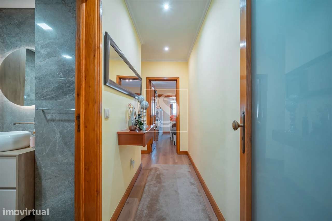 T2 Renovado com Garagem em Urgezes – Junto ao Centro de Guimarães!-17