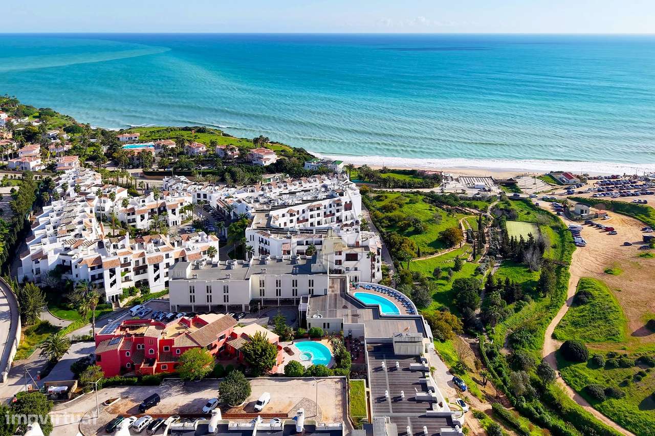 Apartamento T2 Praia Porto de Mós - Grande imagem: 1/60