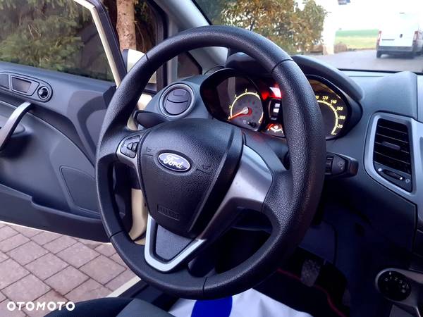 Ford Fiesta 1.25 Trend - 30