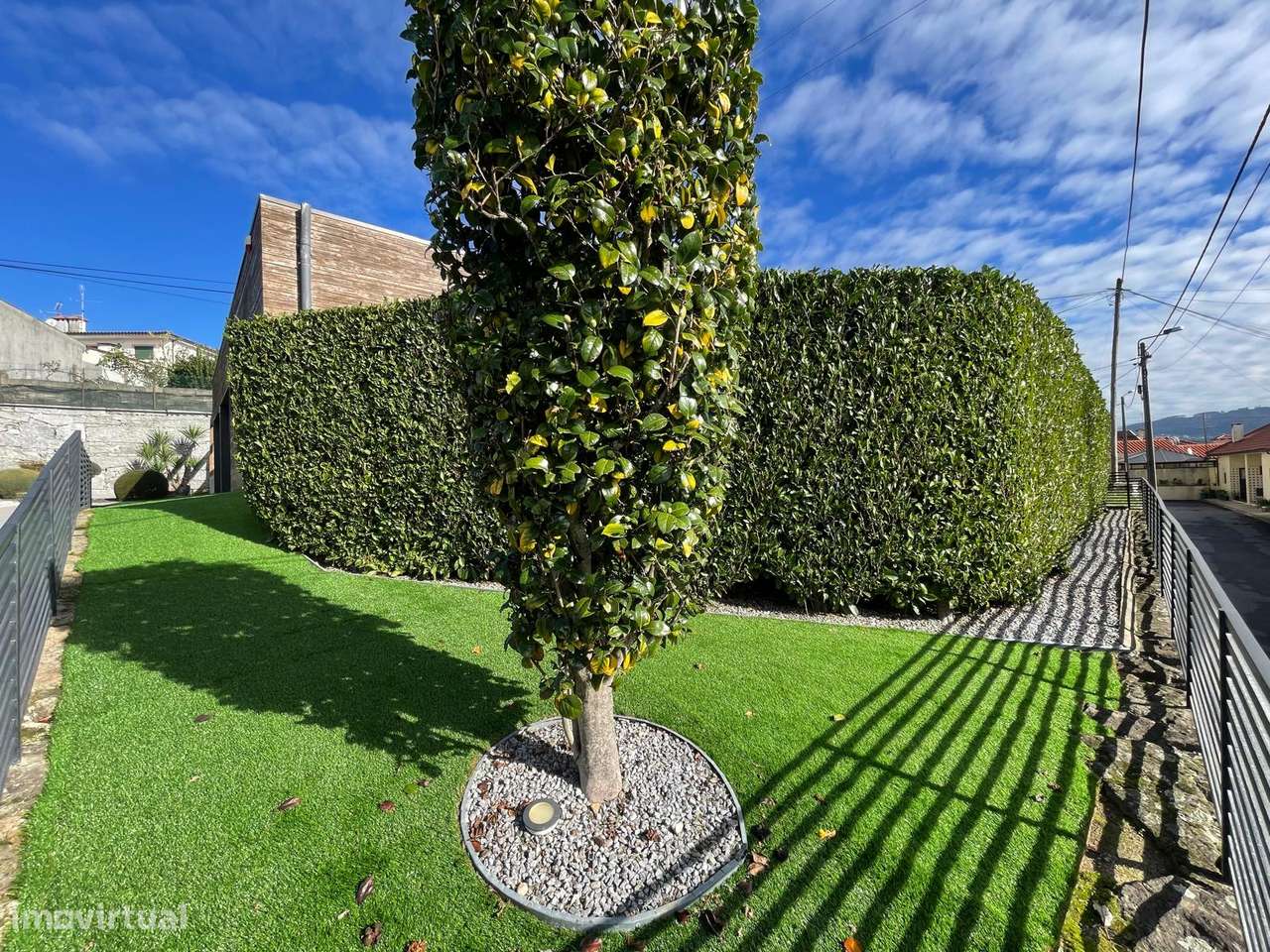 Moradia individual T3 com piscina em Fafe-21